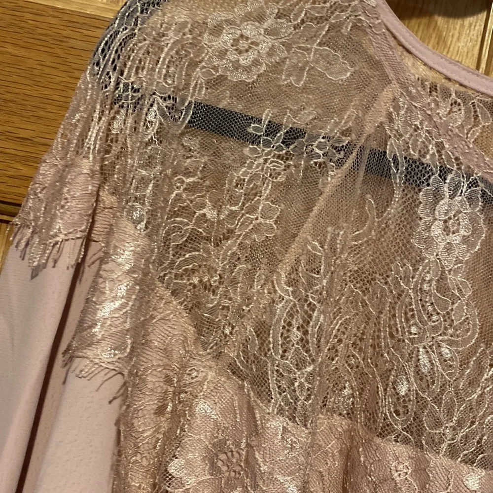 Davi & Dani blush pink ballon sleeve lace detail top New size 1XL - Picture 4 of 10